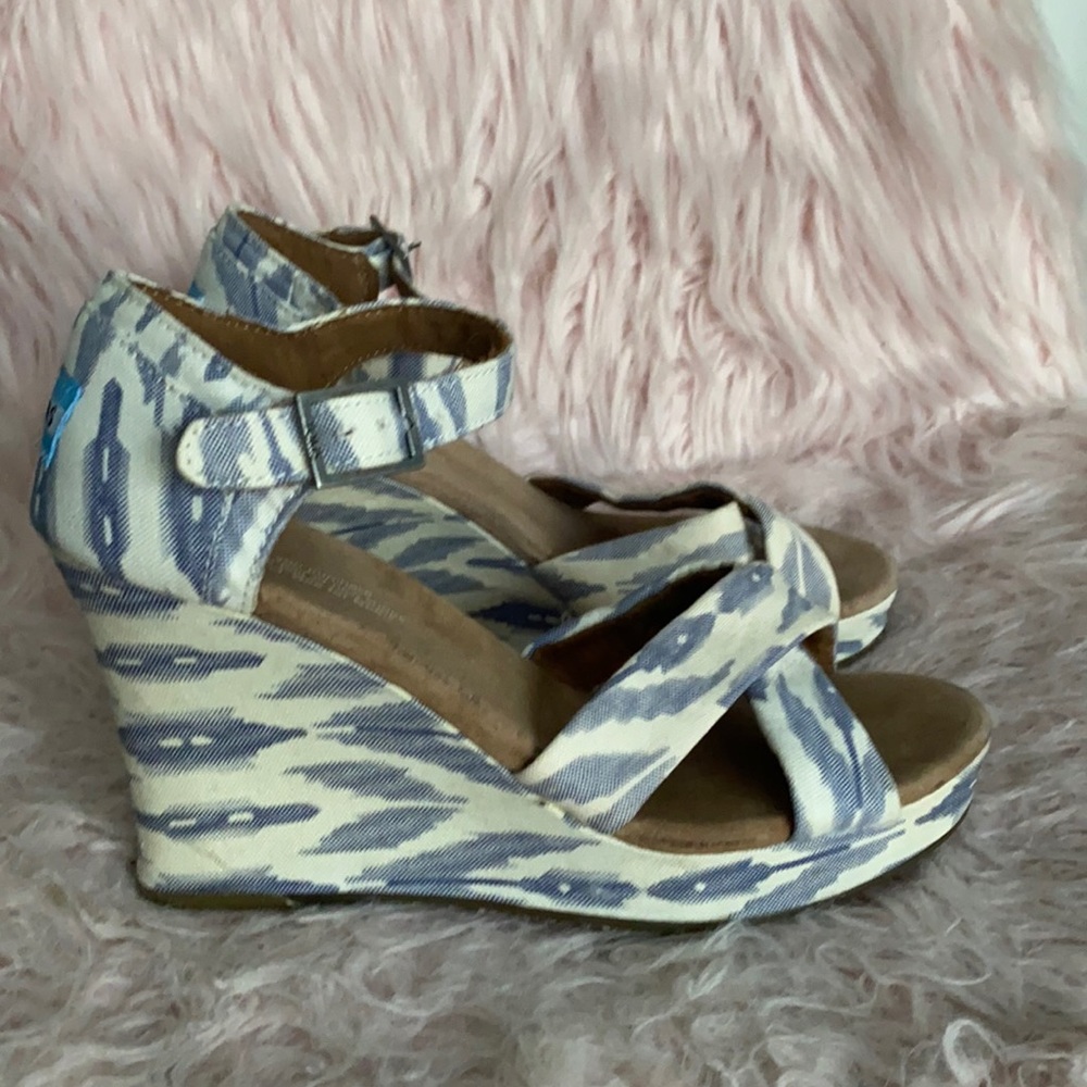 Cute Tom’s Wedges